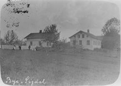 Tunet på nordre Bye sett fra øst, før 1912.