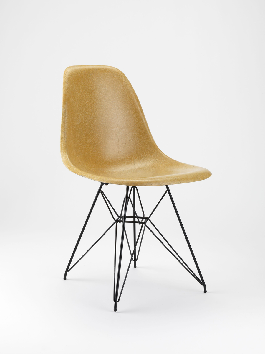 DSR Fiberglass Eiffel Tower Chair [Spisestuestol]