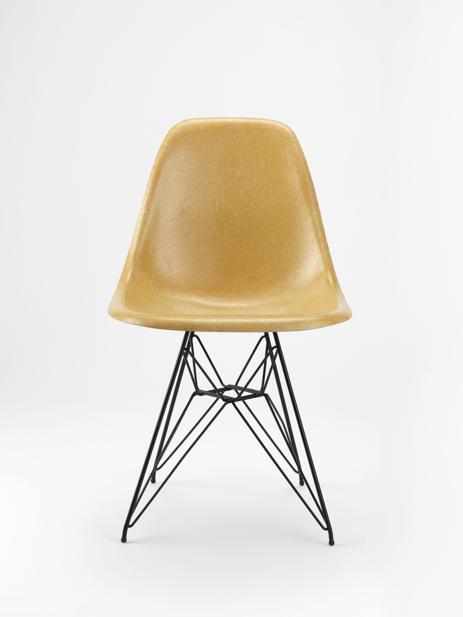 DSR Fiberglass Eiffel Tower Chair [Spisestuestol]