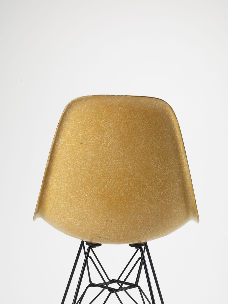 DSR Fiberglass Eiffel Tower Chair [Spisestuestol]