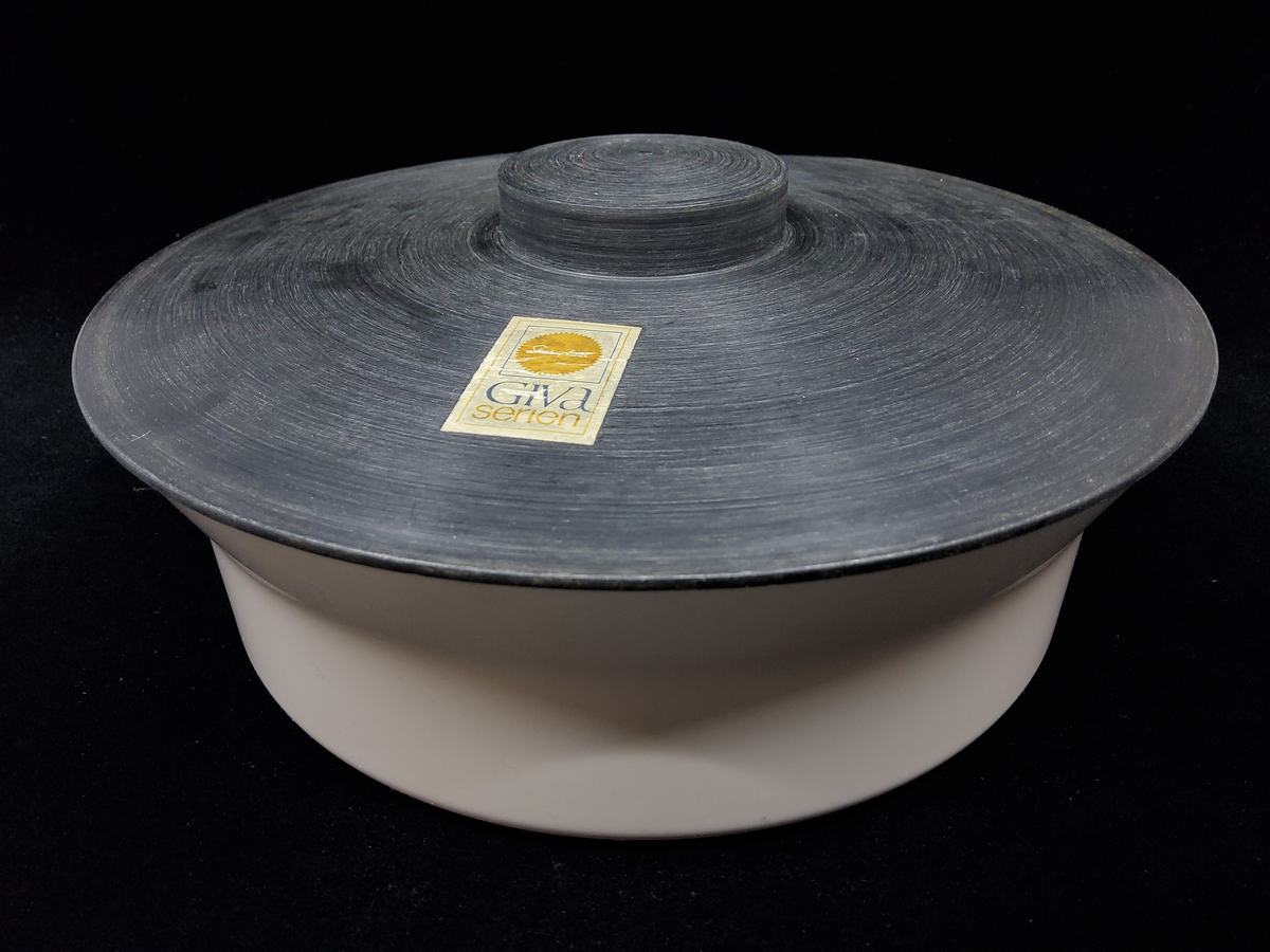 Skål med lock. 
Skaraplast, Giva serien.
Artikelnummer: 6171