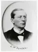 Kronolänsman Carl Wilhelm Pontén, Sunnerbo härads fögderi, 1896.
Bosatt i Torpa sn. 
Bröstbild, halvprofil. Ateljéfoto.