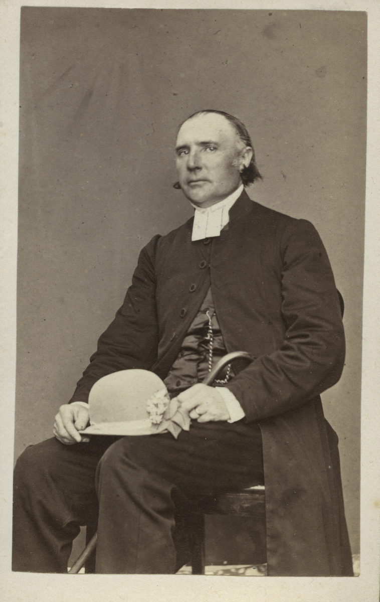 Porträtt av kyrkoherde Karl Roos.