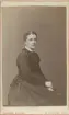 Porträtt av fru Carolina (Lina) Jönsson, f. 1844-d.1910, gift 1864 med Lars Wilhelm Åkerson.