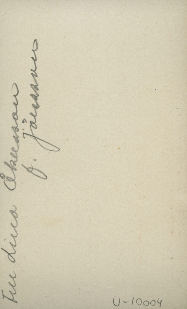 Porträtt av fru Carolina (Lina) Jönsson, f. 1844-d.1910, gift 1864 med Lars Wilhelm Åkerson.