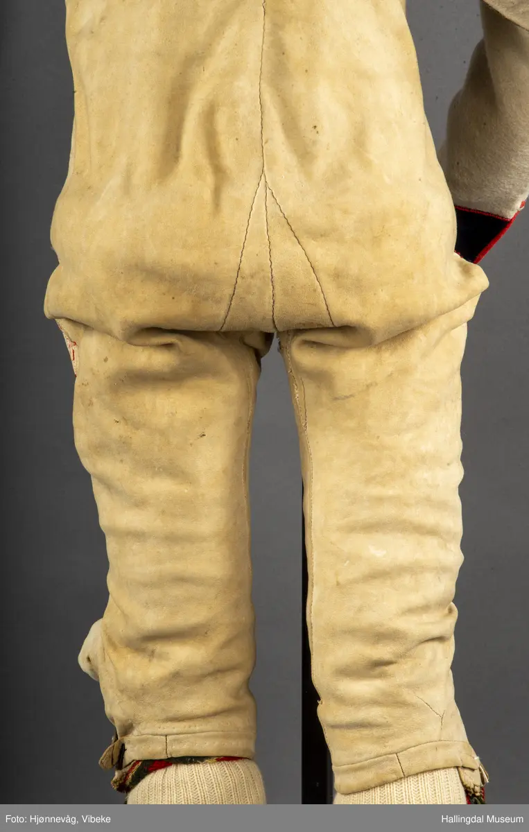 knebukse