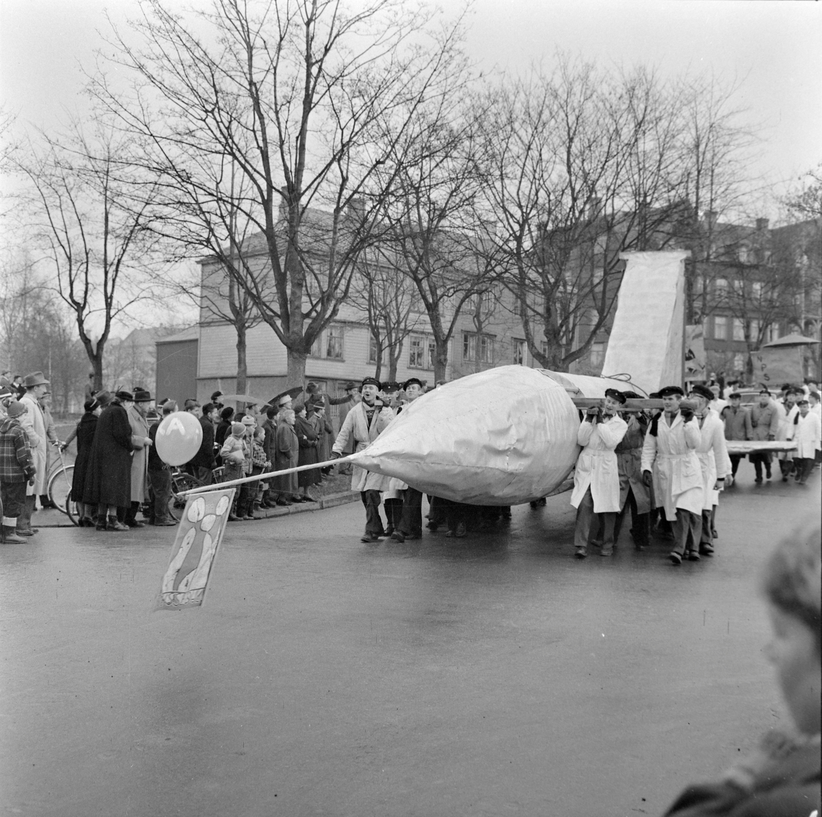 UKA-1957. Romrakett på torget