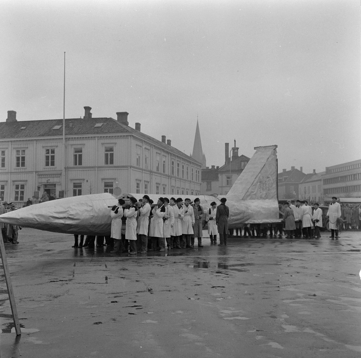 UKA-1957. Romrakett på torget