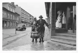 Påskafton: Påskkäringar, m m. 1960-talet. Kungsgatan-Spelman