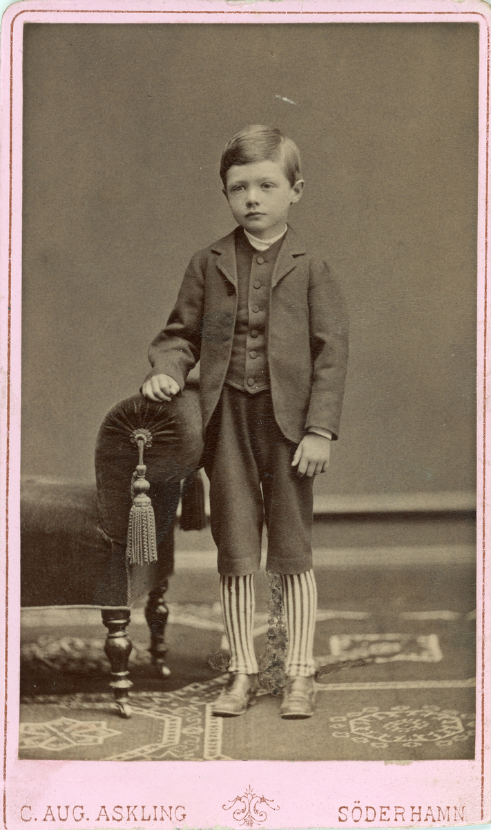 Porträtt av Axel Robert Rettig, son till Gustaf Rettig och Ida Brolin..