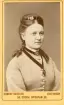 Porträtt av Anna Hellman, 1872 den 8/6. Tillhör Ida Brolin?(enligt text baksida kort).