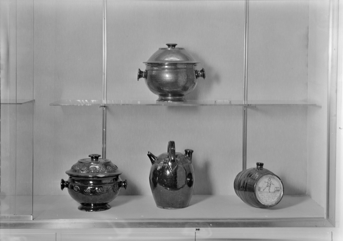 Interiør og gjenstander i Nordenfjeldske Kunstindustrimuseum