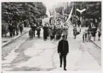 Fjärdingsman Olaus Andersson, Alvesta, i spetsen för 1:a majtåget, ca 1938.