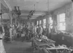 Verkstadsinteriör från AB Ergo elfabrik, Västerås.