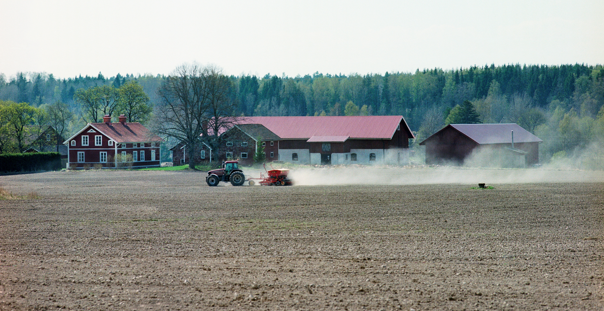 Vårsådd, Norr Hårsbäck, Västerlövsta socken, Uppland 2008
