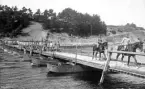 Svea ingenjörkår, Ing 1. Övningsplatsen Laxön. Flytande krigsbro över Dalälven vid Sand.