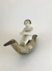 Tyra Lundgren, skulptur Putto ridande på fågel