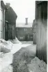 Västerås, Centrum, kv. Lennart.
Gränd med utsikt mot Stora gatan. C:a 1950.