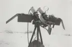 Dubbel 8 mm luftvärnskulspruta m/1936 på tripodlavett.