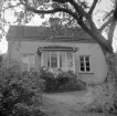 Klockarelyckan utmed Brokindsleden (dåvarande  Risbrinksvägen) 1965. Huset tillkom i början av 1900-talet och ersatte ett äldre torp med samma namn.