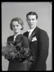 Bröllopsporträtt, brudpar, Bengt Strand, Sörkvarn, Hallstahammar.
Ur Gustaf Åhmans samling.