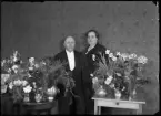 Grupporträtt, två personer. Emil Andersson, Kolbäck.
Ur Gustaf Åhmans samling.