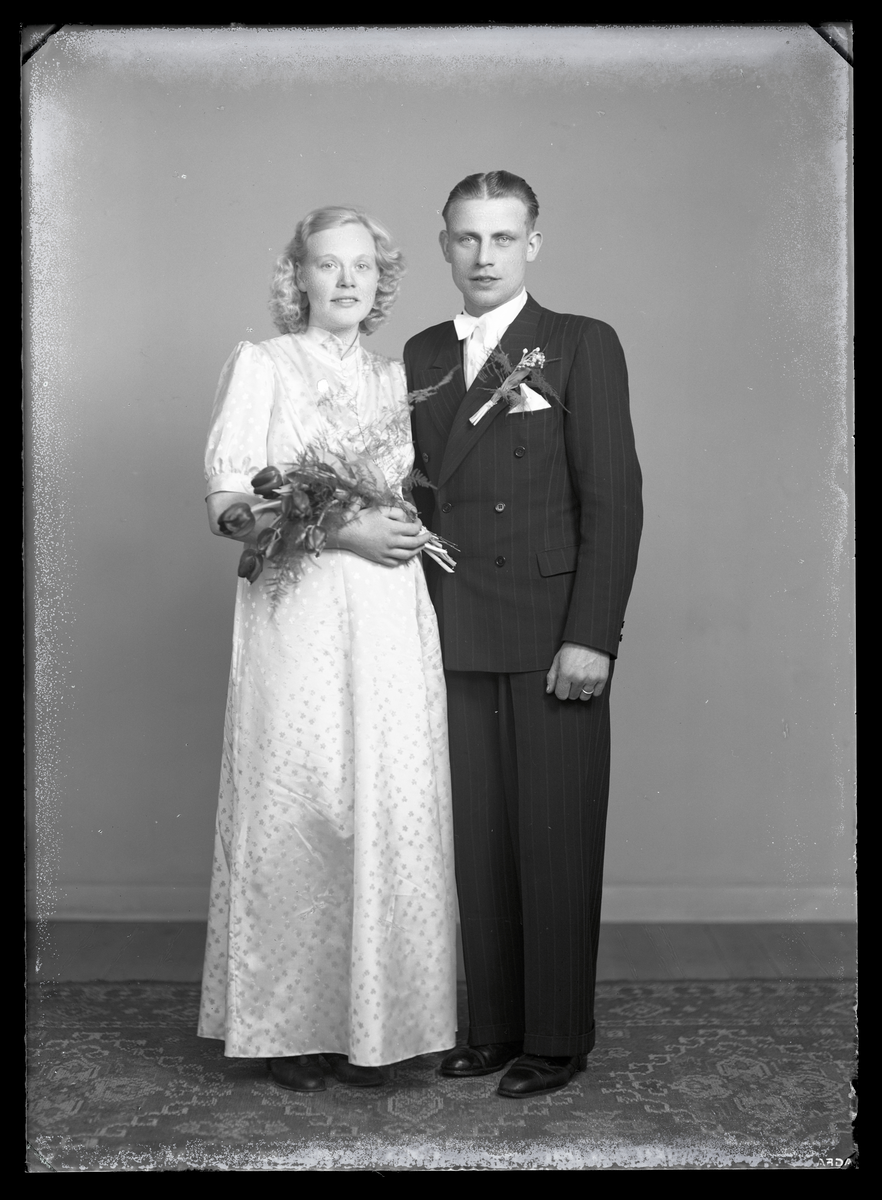 Brudpar, Karl Edv. Öster Tuna, Hallstahammar.
Ur Gustaf Åhmans samling.