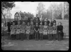Grupporträtt, Yllesta skola, Kolbäck.
Ur Gustaf Åhmans samling.