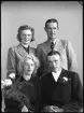 Grupporträtt. Brudpar m.fl., Åke Karlsson, Kolbäck.
Ur Gustaf Åhmans samling.
