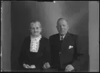 Grupporträtt, äldre man och kvinna. Ur Gustaf Åhmans samling.