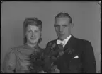 Bröllopsporträtt. Brudpar. Tage Karlsson. Ur Gustaf Åhmans samling.