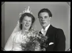 Brudpar, Martin Gillström, Knutsgatan 10, Västerås.
Ur Gustaf Åhmans samling.