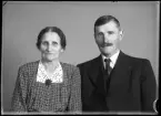 Grupporträtt. Herr och Fru Almén.
Ur Gustaf Åhmans samling.