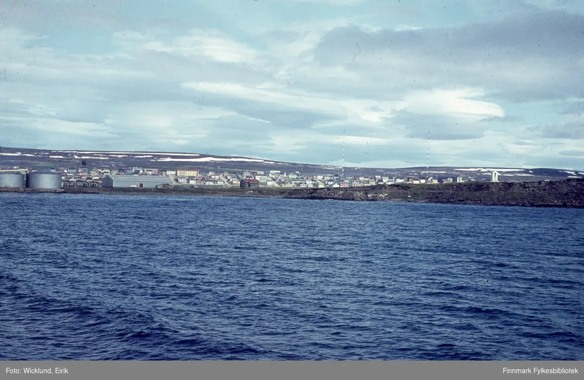 Vadsø sett fra øst. Juni 1964.