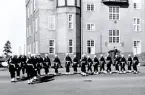 Högvaktsträning framför kanslihuset, våren 1976.