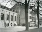 Västerås, Centrum, kv. Manfred.
Byggnader utefter Köpmangatan. 1957.
