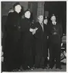 Växjöpolisens sånggrupp  framträder i Folkets Hus, 1954.
Fr.v.: Bengt Skoog, Erik Fransson, Erik Hasselgren, Carl Ingelskog, Bertil Strömberg (och gömd bakom Bengt Skoog står Olle Ringius).