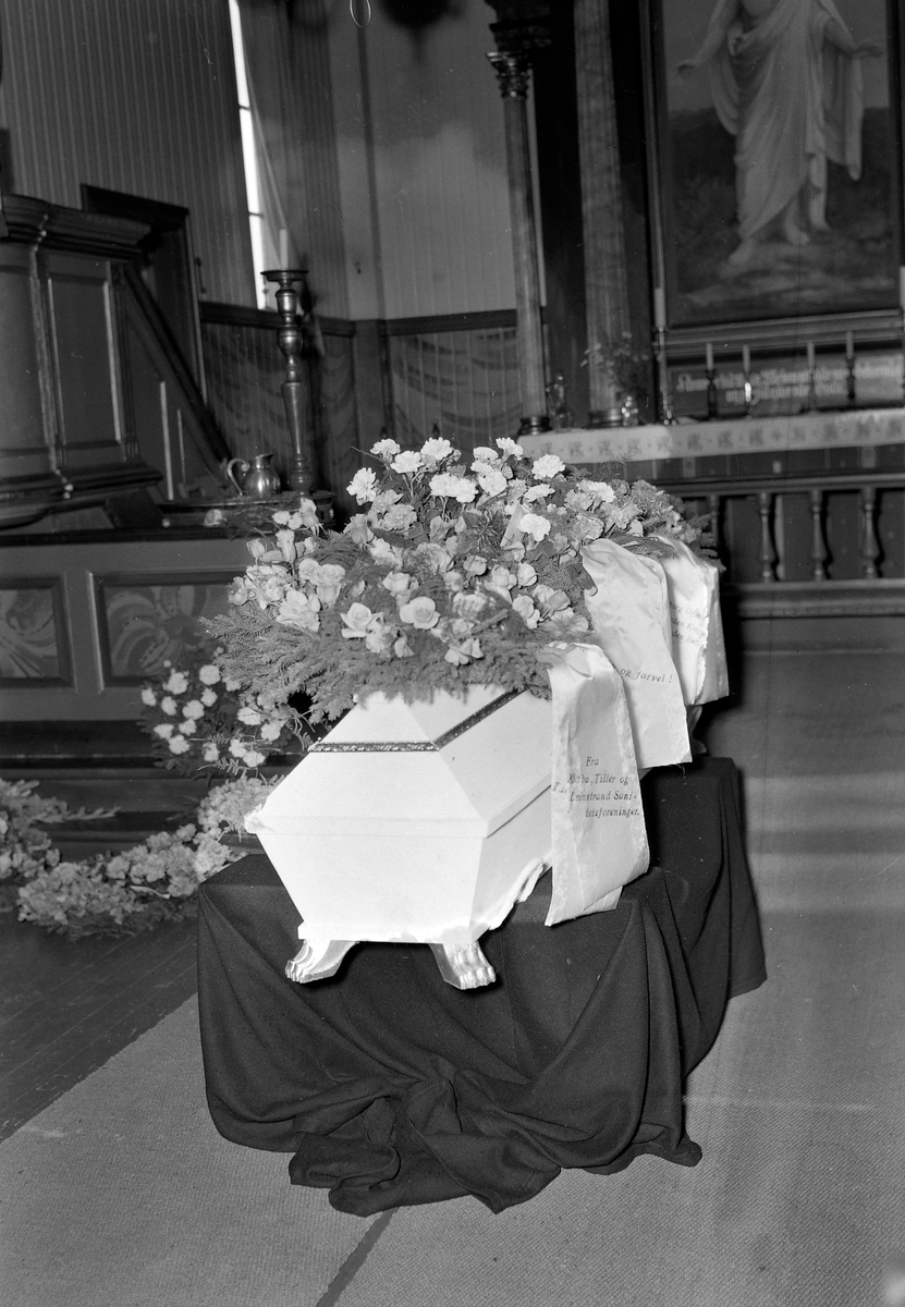 Distriktslege Johannes Sigurd Øvrelid, begravelse