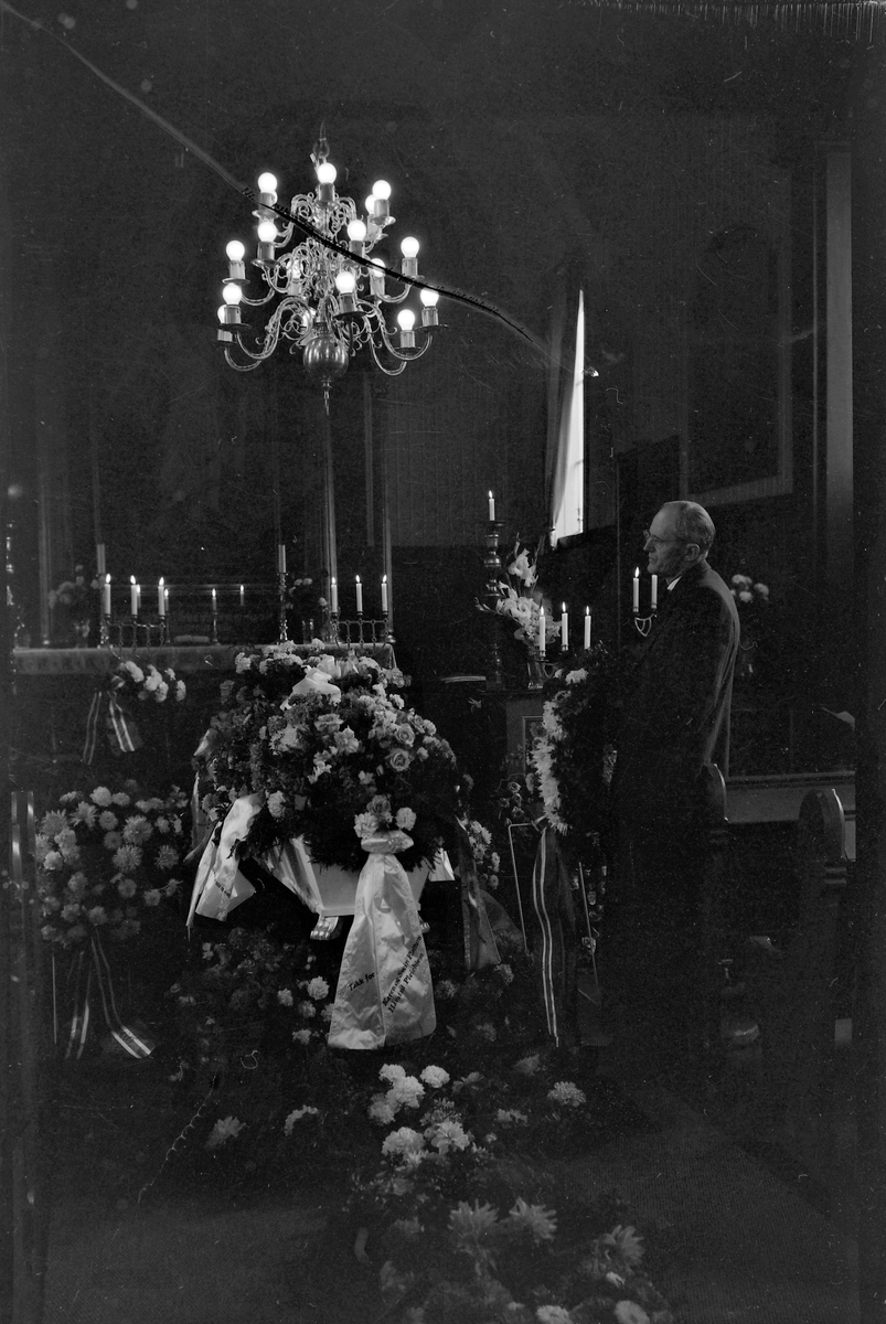 Distriktslege Johannes Sigurd Øvrelid, begravelse