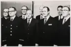 Medaljutdelning i polishuset Växjö, 1973.
Fr.v.: polisinspektör Henry Andersson, Växjö, polisinspektör Gunnar Wikander, Åseda, kriminalinspektörerna Harald Braw, Lars Svärd, Bengt Skoog, Erik Tegheim, Lennart Baugert och Thure Högfelt, samtliga Växjö.