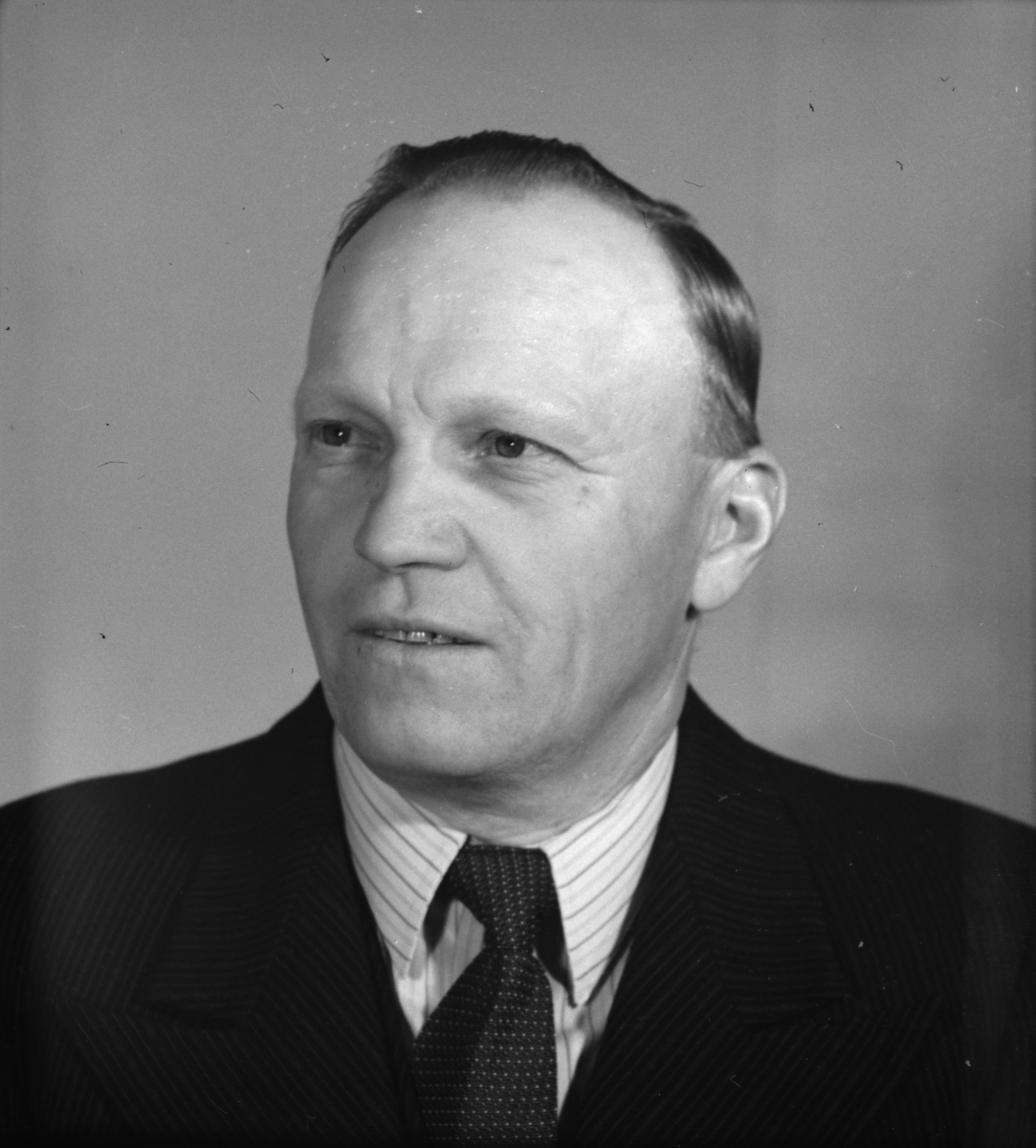 Fredrik Fredriksson med sin hustru från Spånga, Alunda socken, Uppland 1949