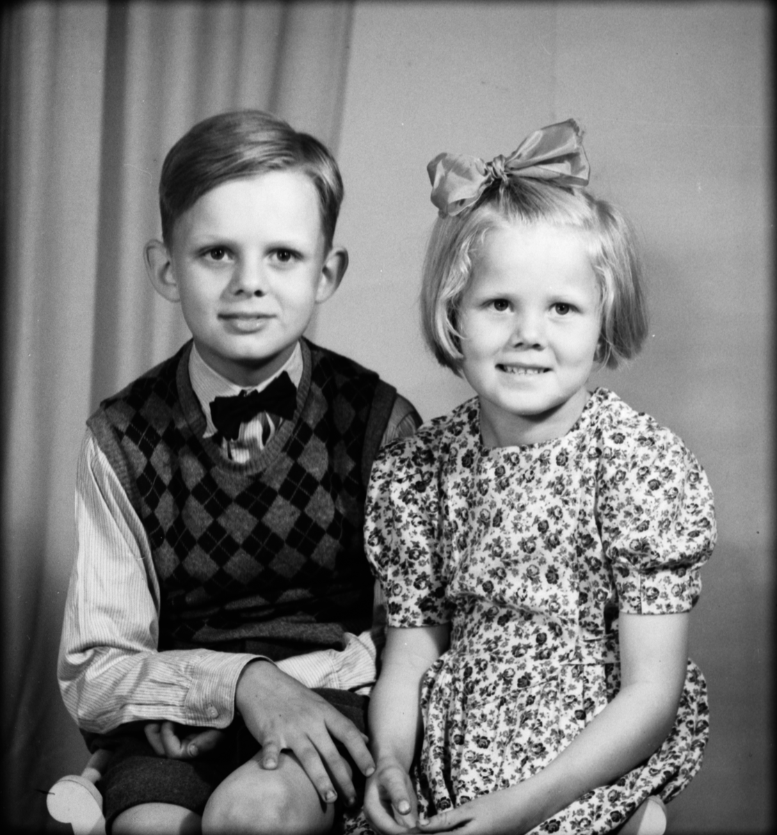 Barnen Wickman från Vettsta, Alunda socken, Uppland 1949