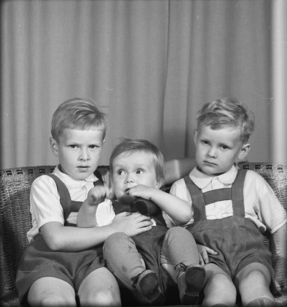 Lindells pojkar från Dragonslåttan, Alunda socken, Uppland 1949