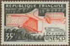 Frimärke ur Gösta Bodmans filatelistiska motivsamling, påbörjad 1950.
Frimärke från Frankrike, 1958. Motiv av UNESCO-byggnader i Paris