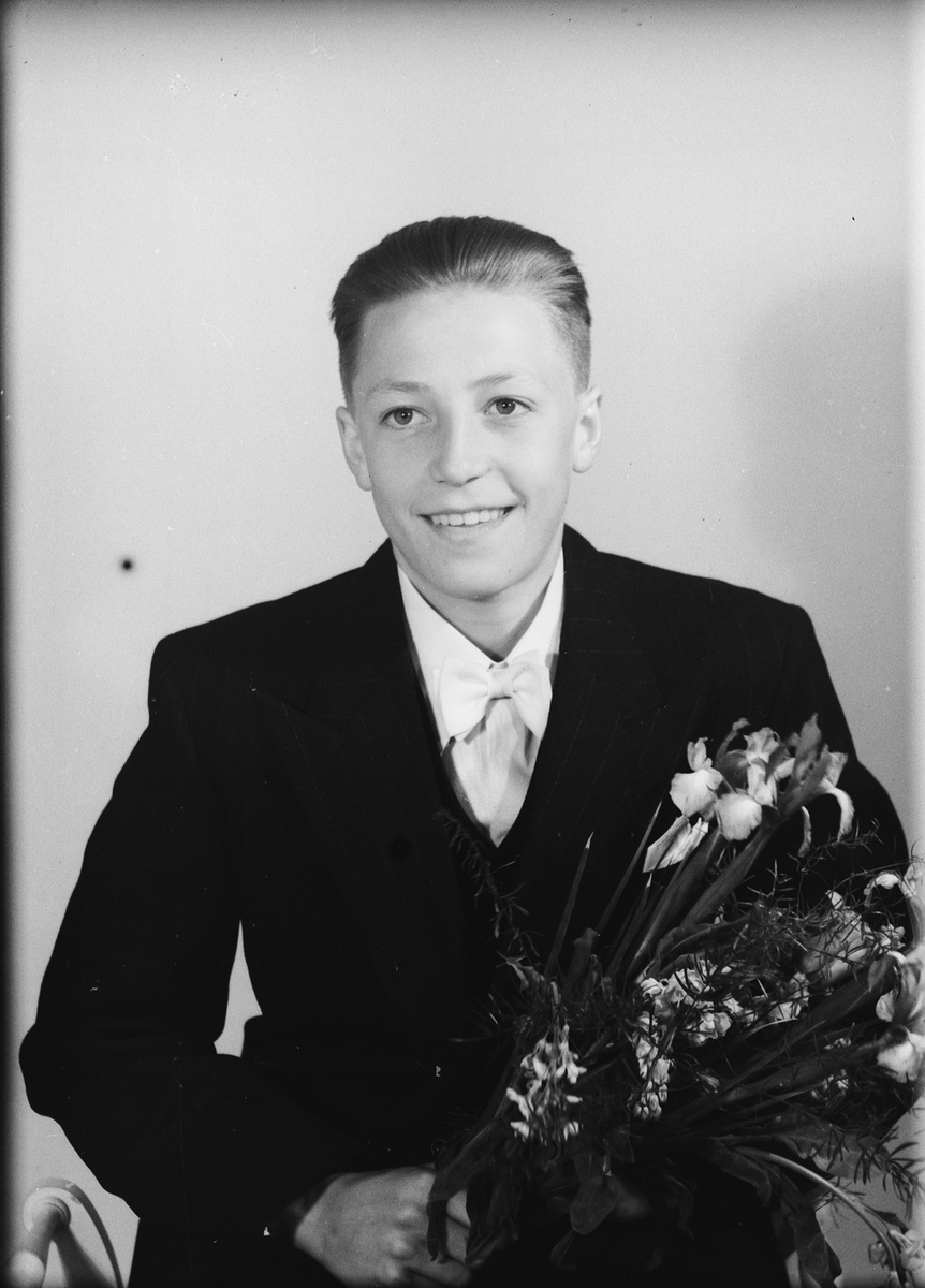 Konfirmand Johnny Jansson från Gela, Alunda socken, Uppland
