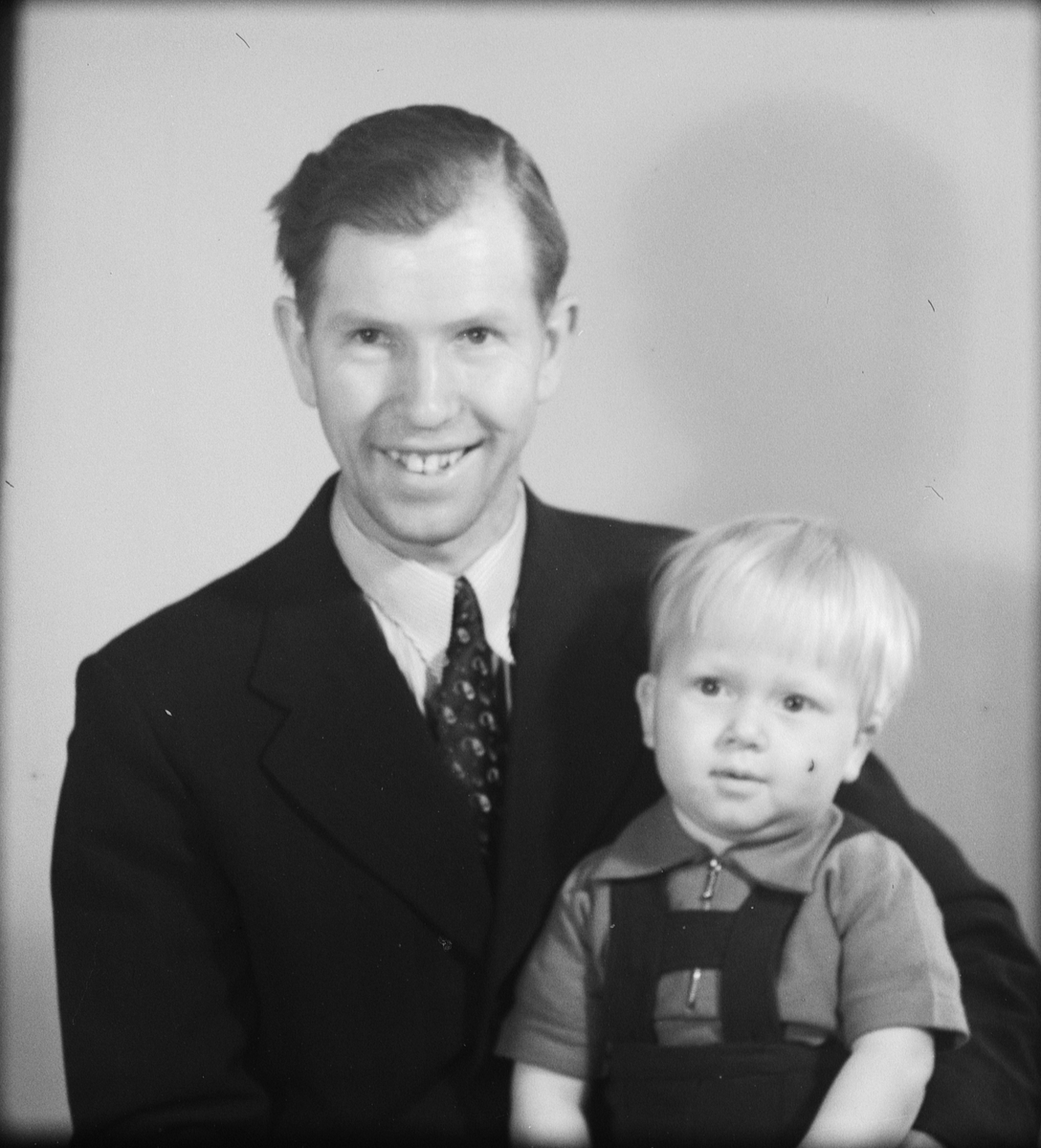 Familjen Hjalmarsson från Lindholmen, Uppland