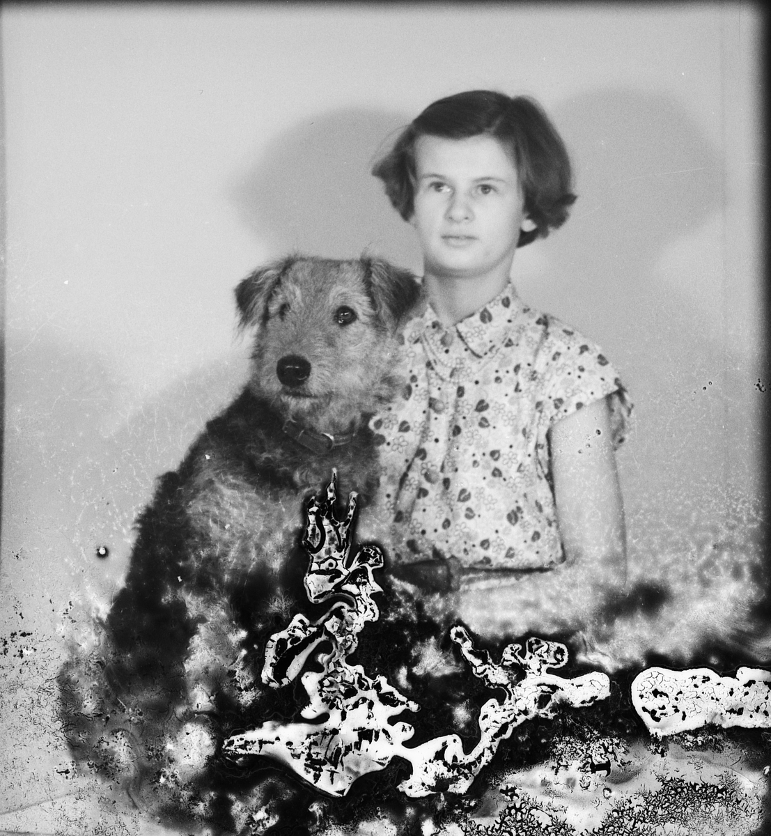 Hund och Birgitta Fredman, Fresta, Alunda socken, Uppland