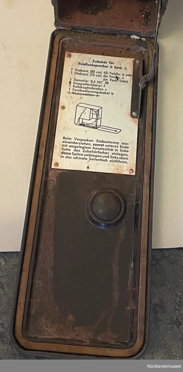 Feldfu.b   Nr 001391  41
Produsert av ulike selskaper for tyske væpnede styrker eller avdelinger (Reichswehr, Wehrmacht, Bundeswehr, NVA, BND, politi osv.)