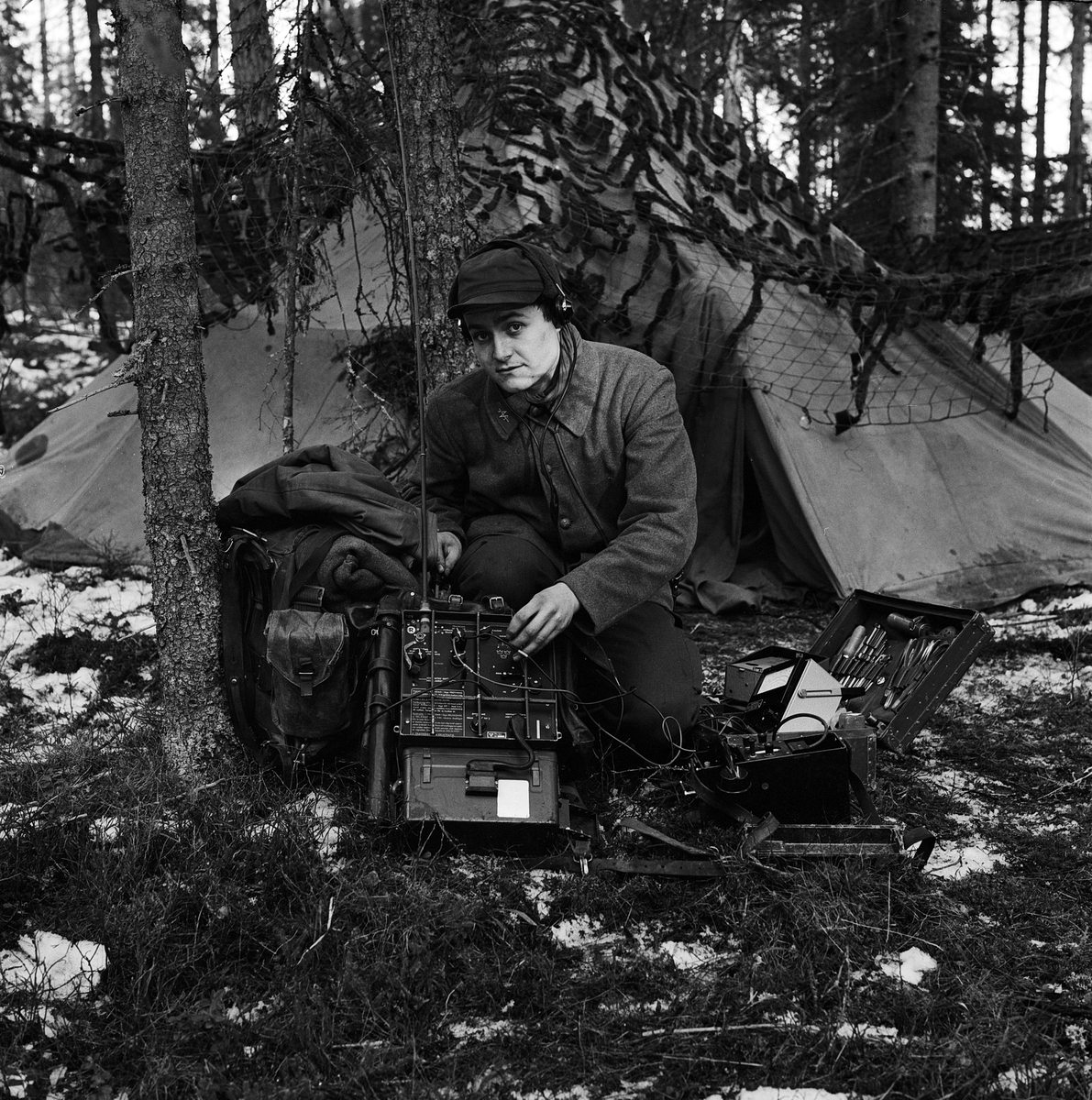 Hygienkontroll nyhet vid S 1:s slutövning, Uppland 1964