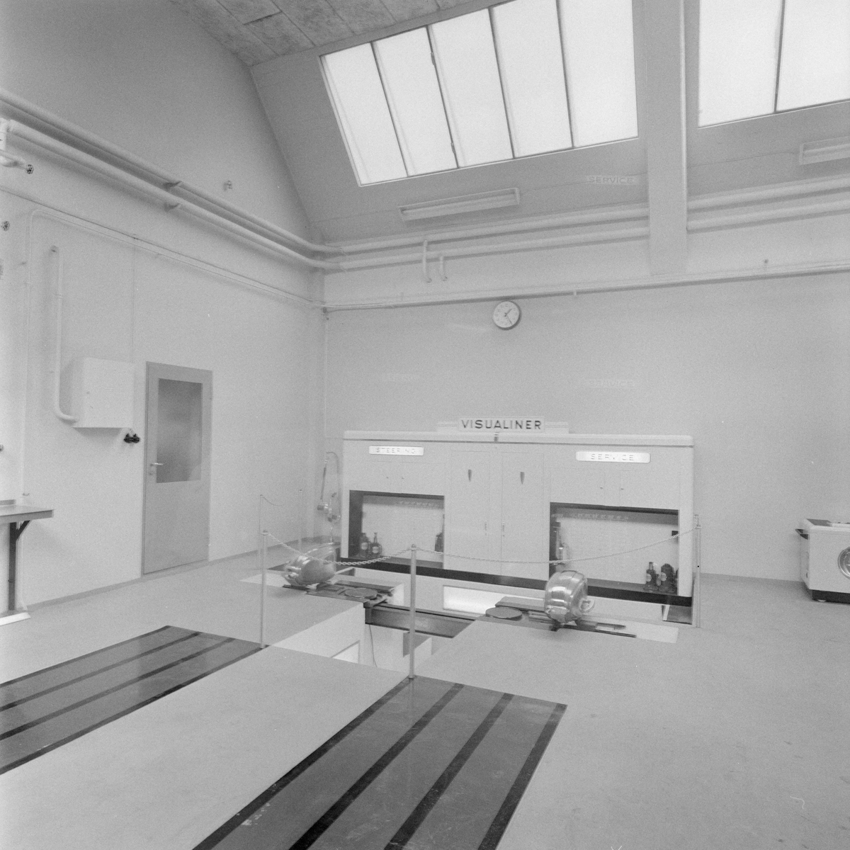Statens Tekniske Institutt, Biler